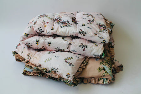 EXTRA LARGE EDITH BOUQUET AND VIVID ROSE EIDERDOWN