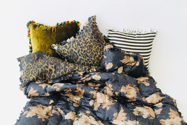 TOFFEE ROSE AND LEOPARD GRAPH EIDERDOWN
